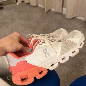 On Cloud Helion Size 8